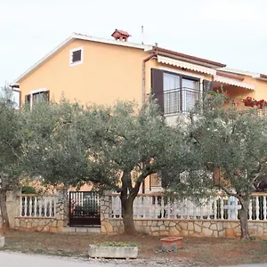 https://lilys-lovely-apartments.in-istria.net