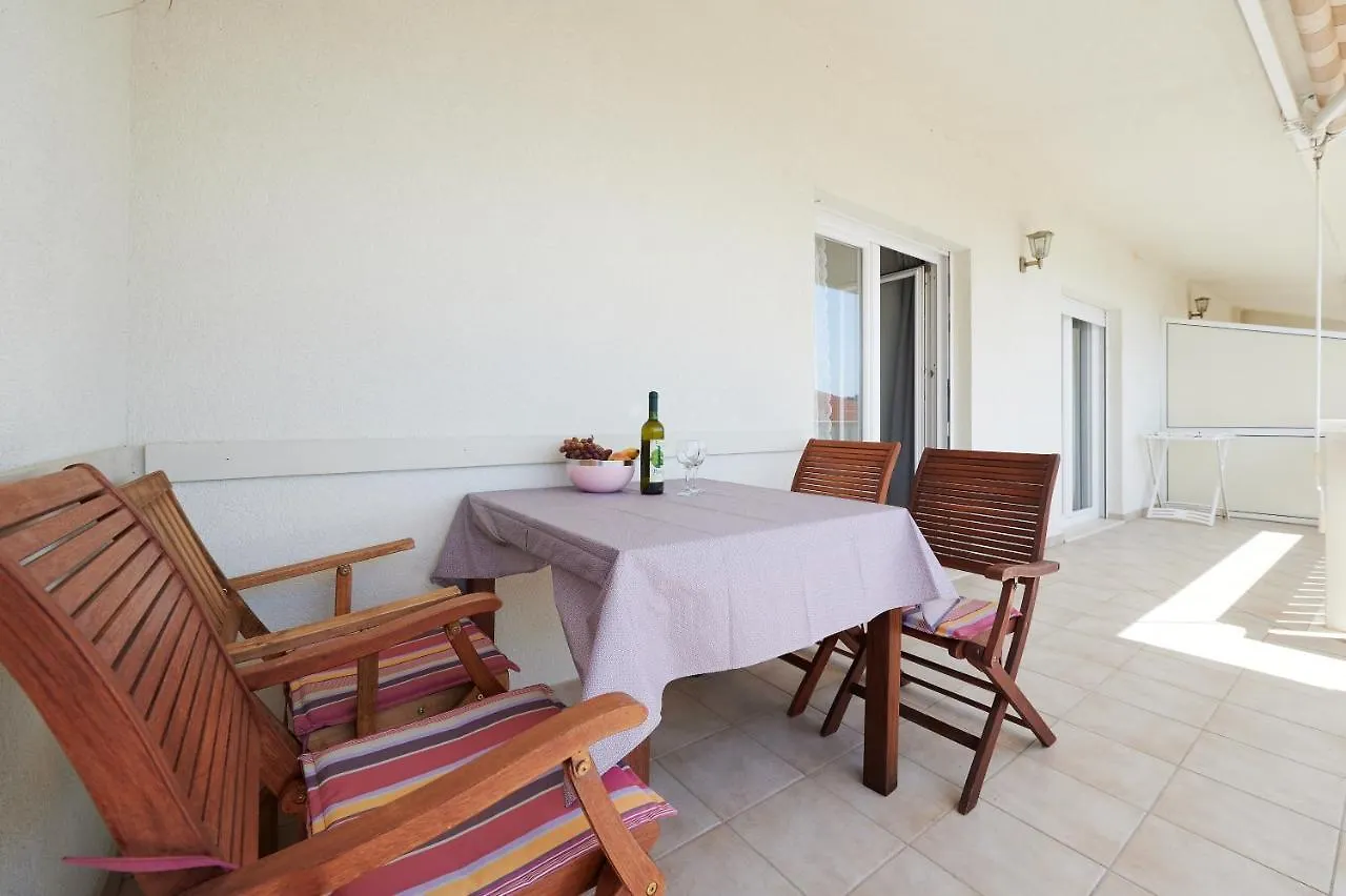 T&T Sea View Apartments Trogir