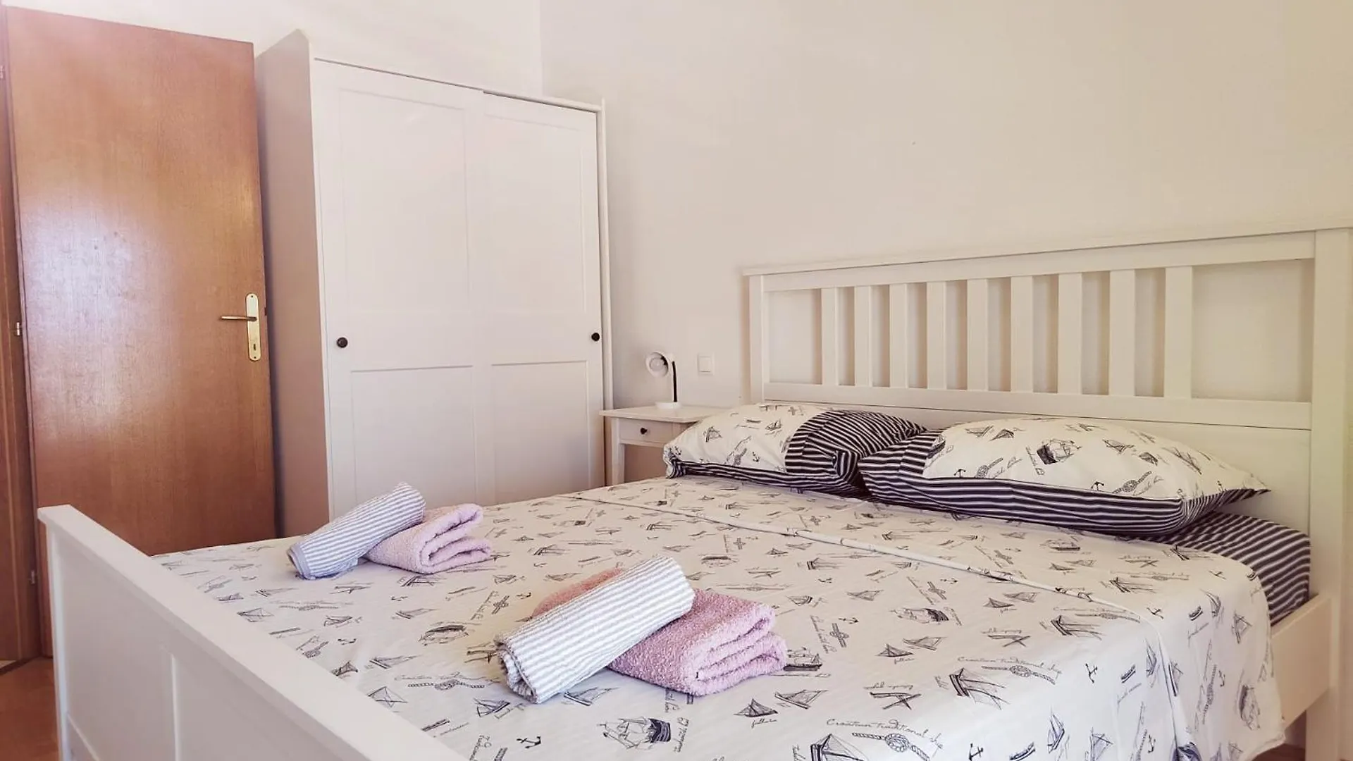 T&T Sea View Apartments Trogir 0*,